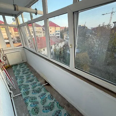 Decomandat , 2 * Крайова
