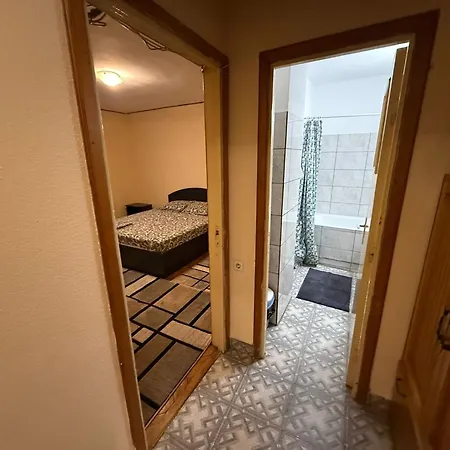 Decomandat , 2 Apartment